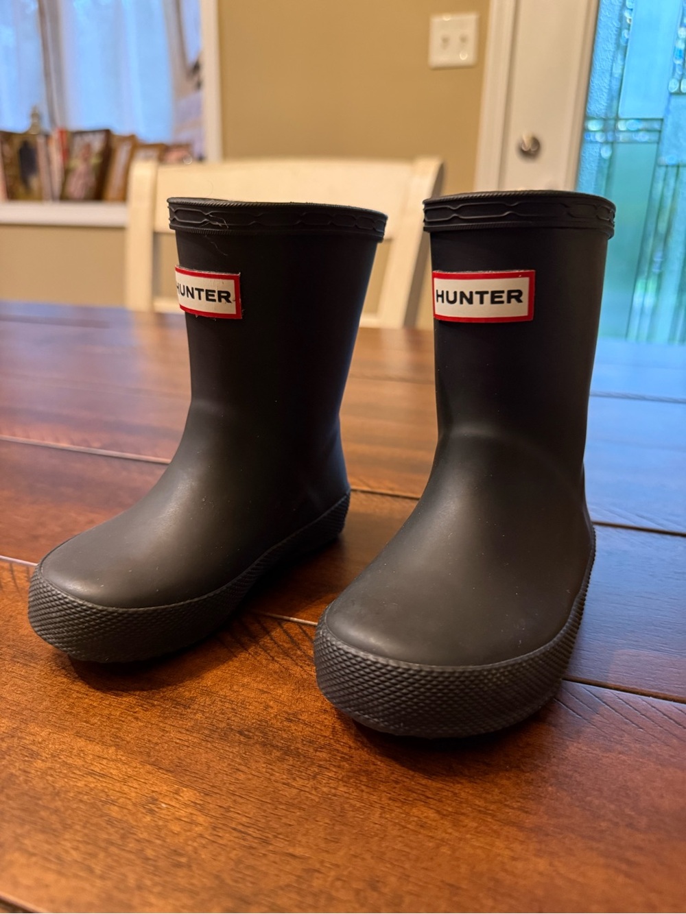 Hunter Kids First Classic Rain Boots
Black Waterproof Rubber Wellies 5C